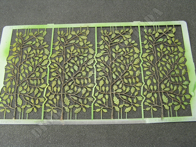 fl15.jpg - finální výsledek listí dubu po dry-brush technice