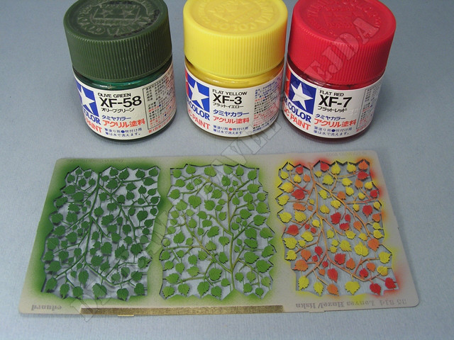 fl8.jpg - příklady zbarvení listí různými odstíny barev XF-58, XF-3 a XF-7